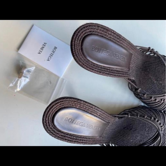 Bottega Veneta Raffia Mule Sandals - Picture 8 of 8